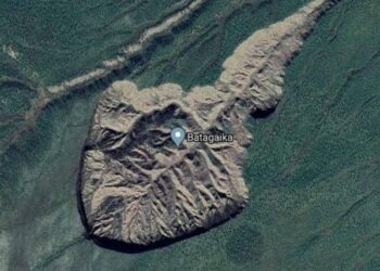 Advierten sobre el rápido crecimiento de la ‘puerta al infierno’, el gigantesco cráter en Siberia
