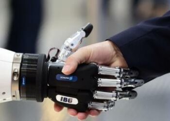Robots prometen no rebelarse contra la humanidad