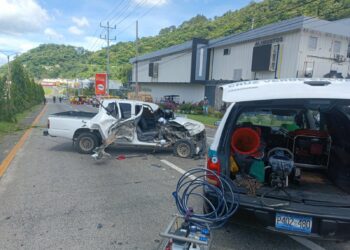 Una persona fallecida y varios lesionados dejó un accidente de tránsito en carretera a Comalapa