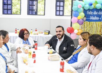 Celebran Día del Médico en unidades de salud y hospitales nacionales