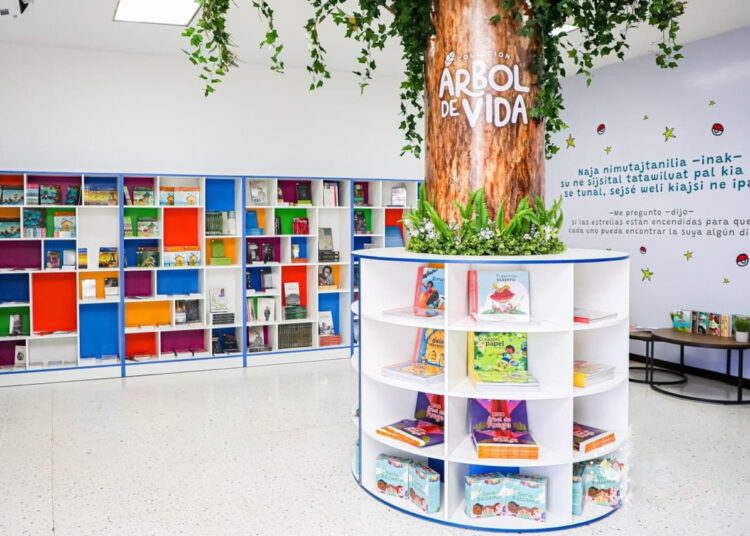 Inauguran sala de ventas del Editorial El Salvador en el MUNA