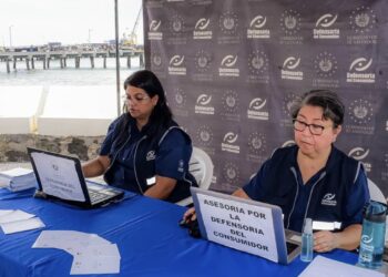 Defensoría inspecciona restaurantes en el puerto de La Libertad