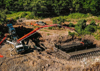 Inician construcción de un puente vehicular y pasarela en San Miguel