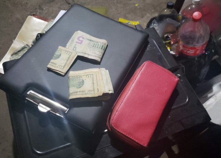 Allanan vivienda del sujeto que robó en un negocio de comida rápida en Santa Tecla