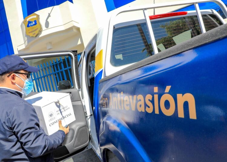 Inspeccionan comercios y restaurantes para que entreguen facturas a sus clientes