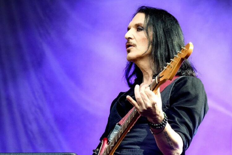 Investigan a Brian Molko, vocalista de Placebo, por presuntamente llamar “fascista” a la primera ministra de Italia Giorgia Meloni