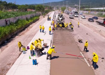 Inician colocación de concreto en la nueva calle que conectará San Salvador con Quezaltepeque