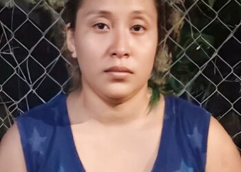 Capturan a mujer que atacó con un cuchillo a su compañero de vida