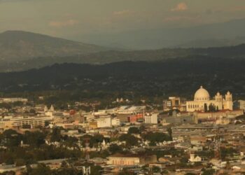 MARN monitorea la calidad del aire por el ingreso del polvo del Sahara