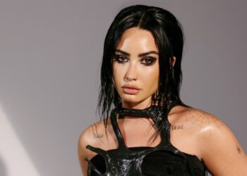 Demi Lovato confesó que debido a su última sobredosis de drogas tiene discapacidad visual y auditiva