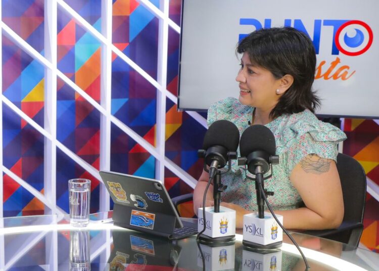 Ministra de Cultura destaca la Tienda Editorial El Salvador