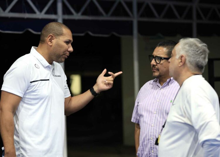 Presidente del INDES y de la FESABAL, Yamil Bukele, fue elegido como miembro del Buró Mundial de la FIBA