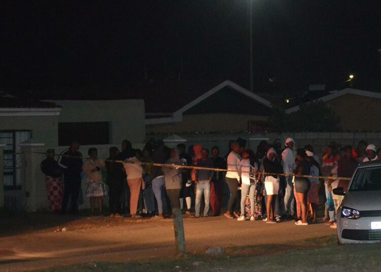 Un muerto y 19 heridos en un tiroteo masivo en una fiesta en EE.UU