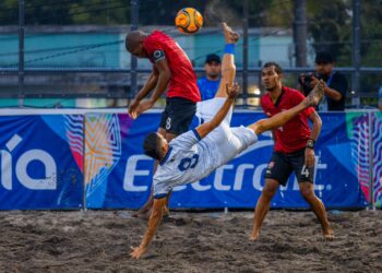 El Salvador obtiene su segundo triunfo consecutivo 7-1 ante Trinifad y Tobago en fútbol playa y avanza a semifinales