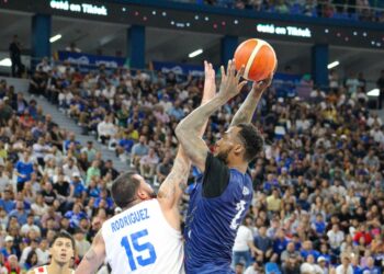 Puerto Rico se emplea al máximo para superar a El Salvador y avanzar a las semifinales en el baloncesto masculino