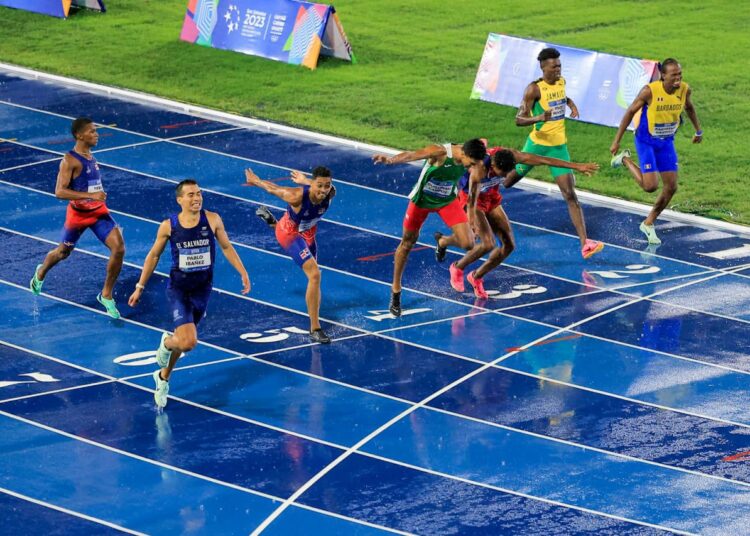 Oro para El Salvador con Pablo Ibáñez en 400 metros vallas