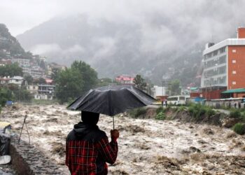 Al menos 15 muertos por inundaciones y aludes provocados por un monzón en Nueva Delhi, India