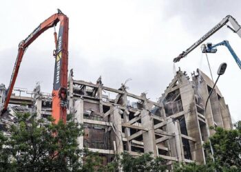 Imágenes de la destrucción de una de las tribunas del Camp Nou en medio de las remodelaciones