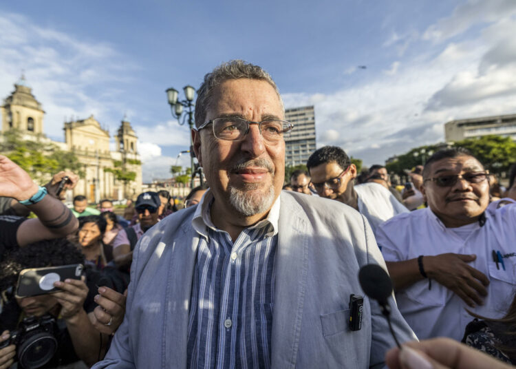 Fiscalía de Guatemala inhabilita al Partido Semilla, de Bernardo Arévalo