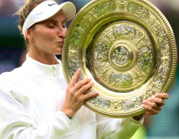 Marketa Vondrousova se impuso a Ons Jabeur y se coronó campeona de Wimbledon