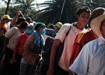 Caravana de migrantes avanza en México hacia EEUU