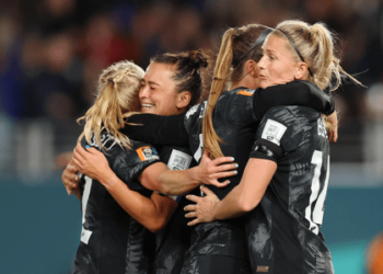 Nueva Zelanda gana en el debut y rompe un récord del fútbol masculino