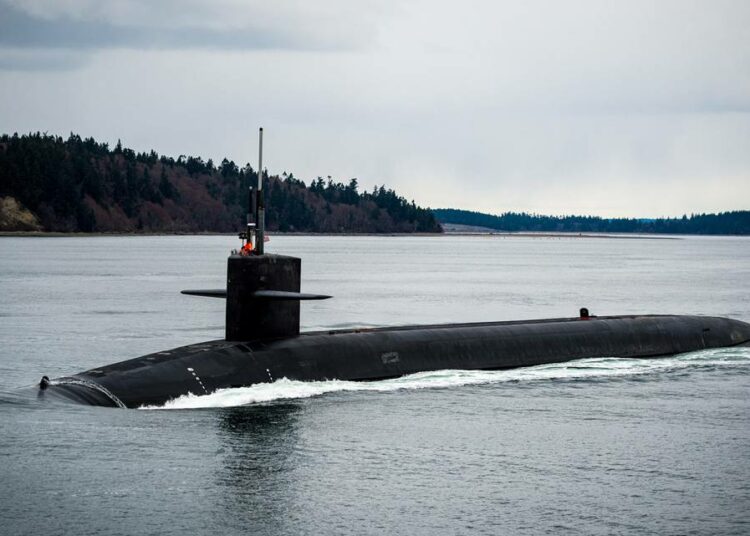 Submarino USS Kentucky zarpa tras señal disuasoria a Piongyang