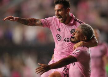 Messi debuta en el Inter Miami con un golazo y le da el triunfo sobre Cruz Azul