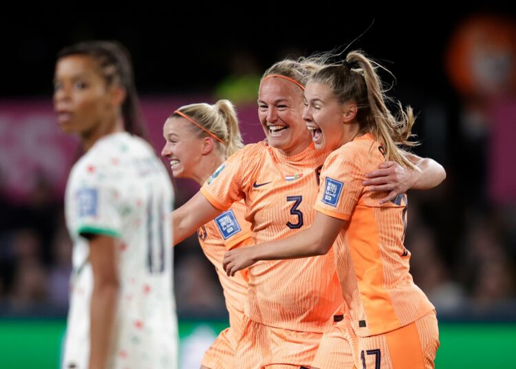 Países Bajos se impone a Portugal con protagonismo del VAR