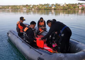 Naufragio de barco de pasajeros en Indonesia deja 15 muertos