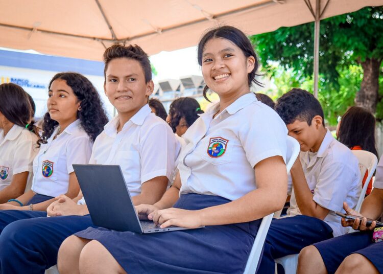 Gobierno instala internet gratis en espacios públicos en Sonsonate