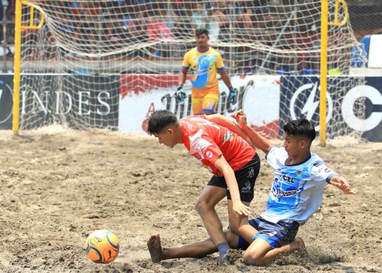 Regresa las acciones del fútbol playa del grupo B