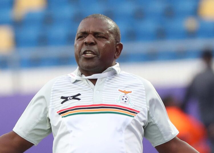 Acusan al entrenador de fútbol femenino de Zambia por amenazar y obligar a sus jugadoras a tener sexo con él