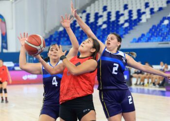 La UES obtiene sendos triunfos en baloncesto y fútbol femenino en los Juegos Universitarios Centroamericanos