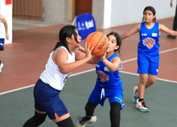 Las chicas también compiten en la Jr. NBA