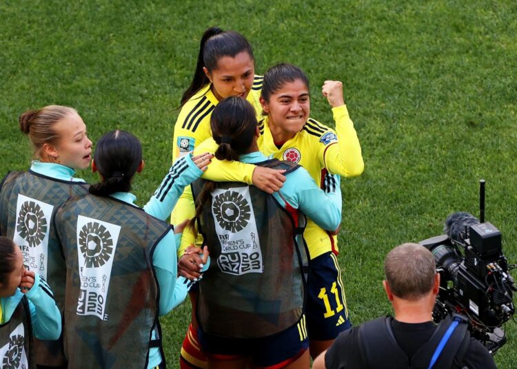 Colombia debuta en el Mundial Femenino con un triunfo ante Corea del Sur, en un encuentro que dejó un hecho histórico