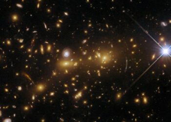 Captan la formación de un «monstruo cósmico» tras la colisión de dos cúmulos galácticos