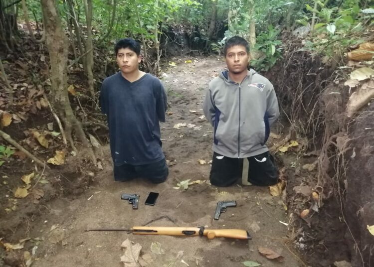 Capturan a dos pandilleros durante un operativo realizado en campamento clandestino en Santa Ana