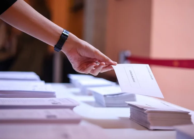 Más de 170 mil salvadoreños que residen en el exterior podrán votar en 2024