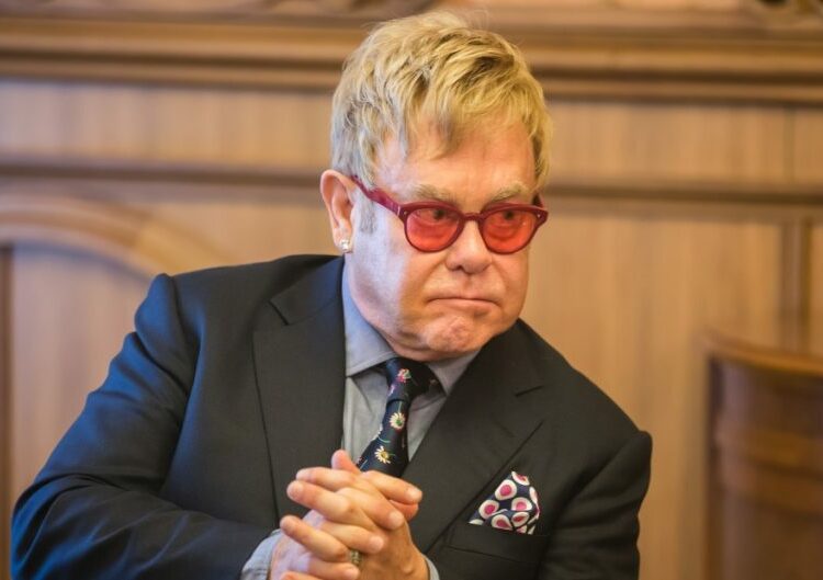 Elton John testificó en el juicio contra Kevin Spacey por agresión sexual