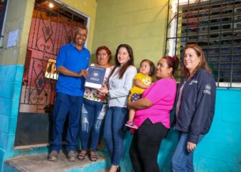 Ministerio de Vivienda entregó 34 escrituras de propiedad a familias en Nuevo Cuscatlán