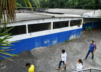 Ministerio de Educación inicia investigación contra directora de escuela de Panchimalco por presunto maltrato