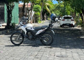 Reportan una persona fallecida al interior de un vehículo en San Miguel