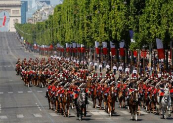 Francia celebra el Día de la Bastilla con un homenaje a la India