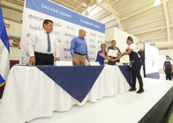 MITUR gradúa a primera generación de alumnos del Gastro-Lab de La Unión 