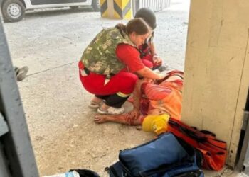 Al menos 2 personas murieron por un ataque de Rusia contra la ciudad ucraniana de Kherson