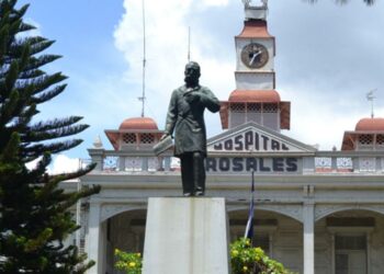 Ministerio de Salud suspende a médicos que participaron en paro de labores el jueves