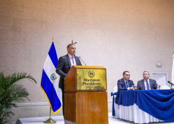 Superintendencia del Sistema Financiero participa en graduación del programa «Certificación Anti Lavado de Dinero ACAMS»