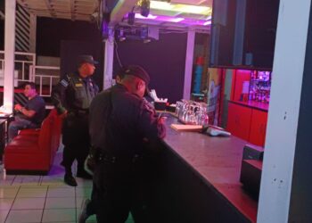 Autoridades inspeccionan bares y centros de tolerancia del país
