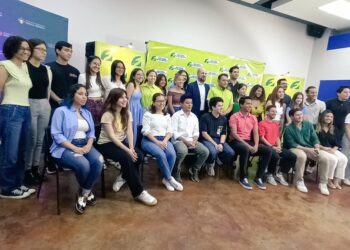 Programa de Becas del Sistema FEDECRÉDITO beneficia a 30 jóvenes talentos en la Escuela de Comunicación Mónica Herrera
